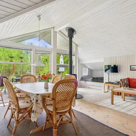 Niglaes - 700m From The Sea By Interhome Læsø